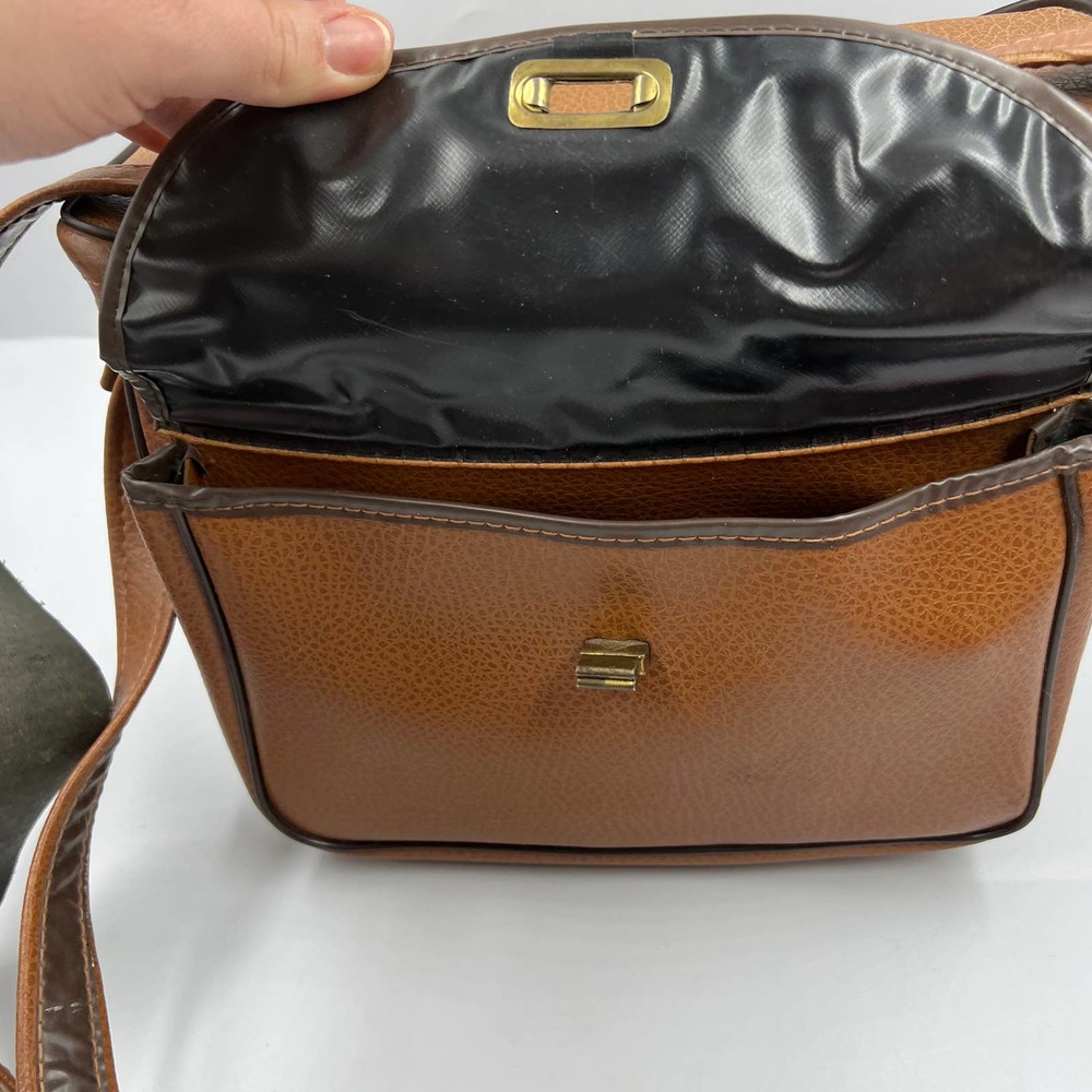 Vintage 1970's Camera Bag Faux Leather Tan Shoulder Strap Zippered‎ Padded - Picture 2 of 16